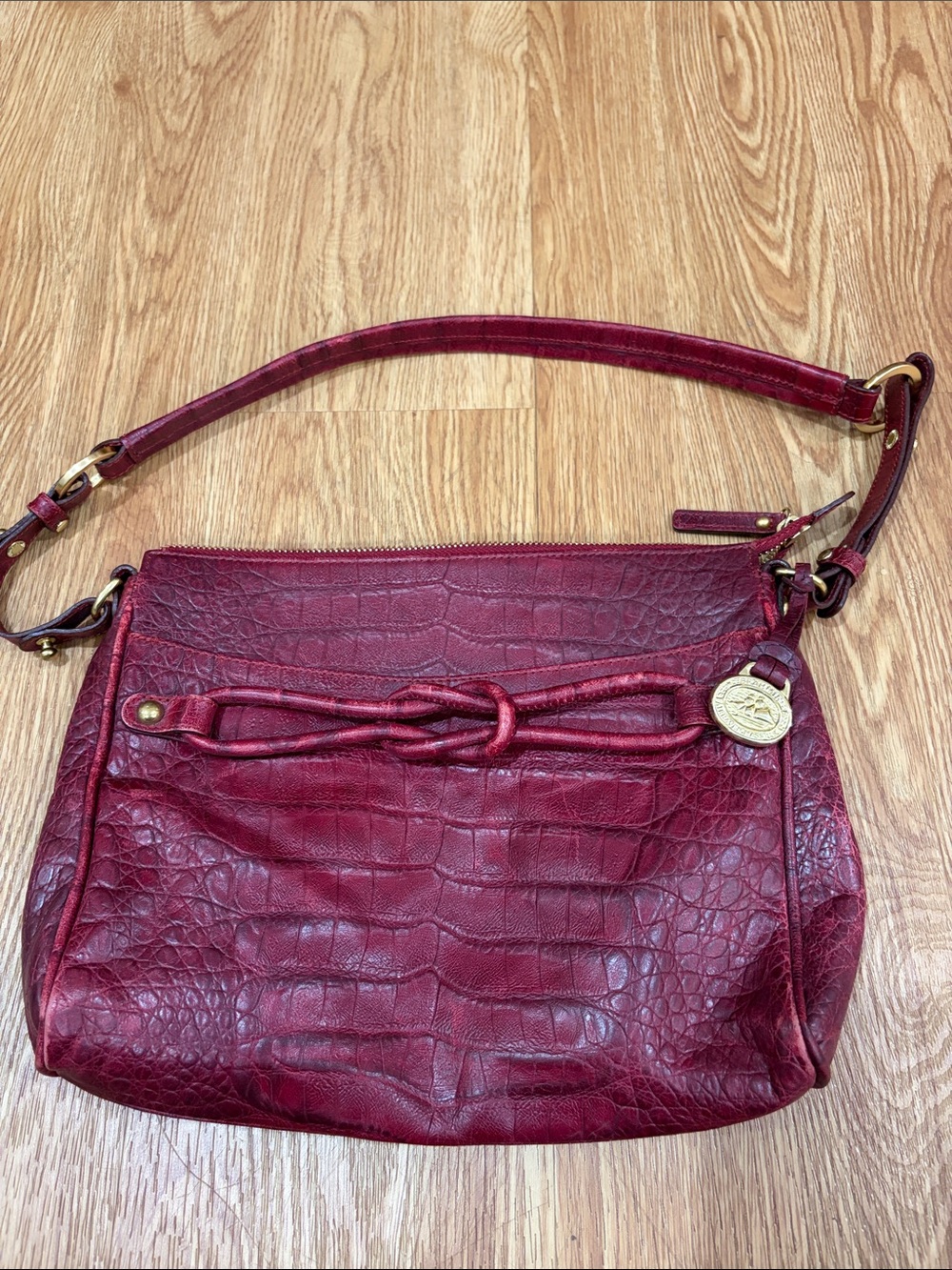 Vintage Brahmin purse Leather Croc-Embossed Shoulder Bag in Burgundy